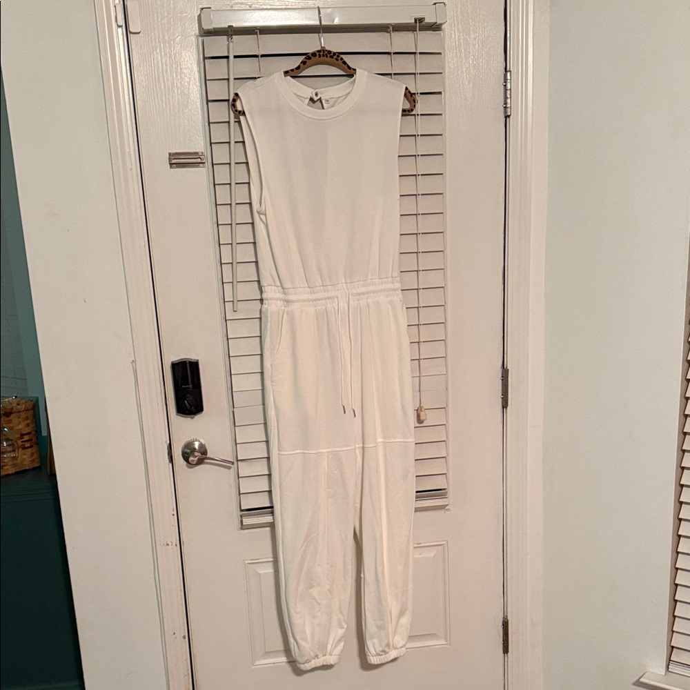 Elegant Ivory Sleeveless Jumpsuit